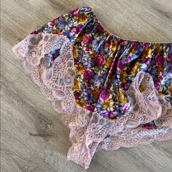 Vintage Oscar de la Renta Panties Size 7 Floral and Lace Union Made USA - Picture 3 of 9